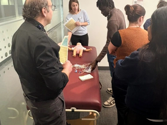 medical students in a simulation lab