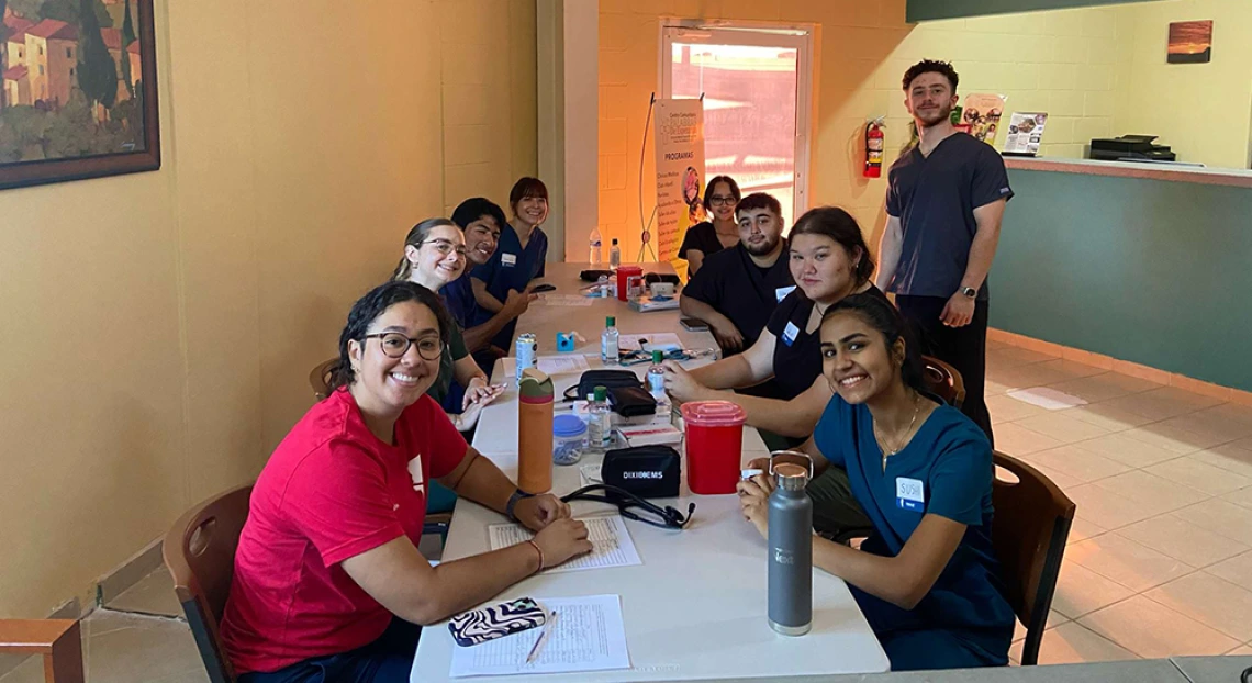 doctors eating a meal together