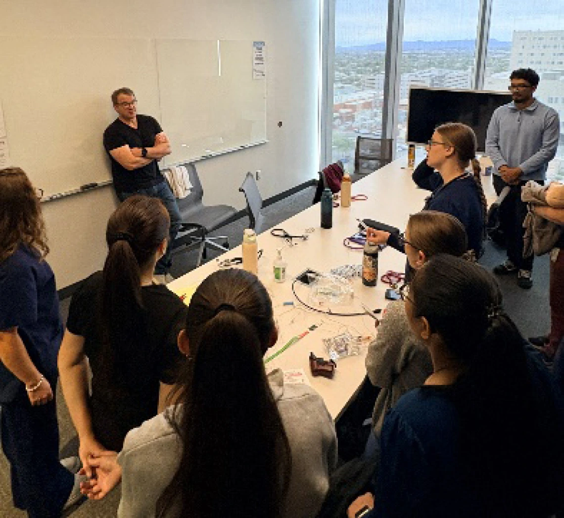 faculty teaching medical students